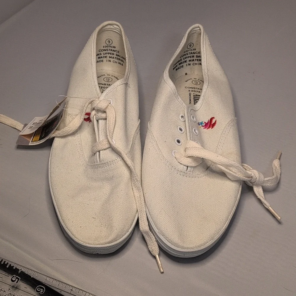 1996 Olympics Wal-Mart White Constance Tennis Shoes Size 9